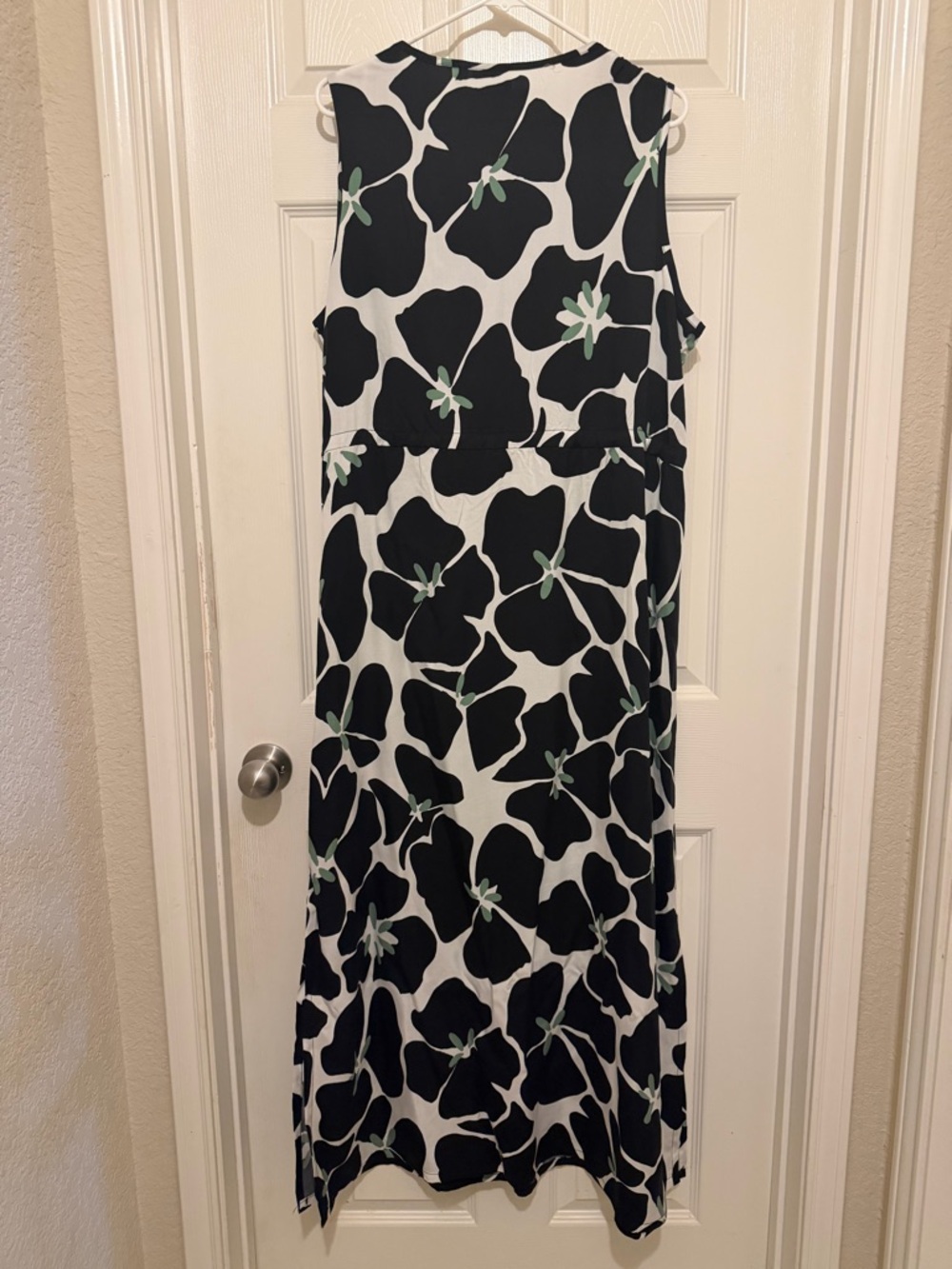 Wonderly Sleeveless Black & White Floral Maxi Dress Sz XL NWOT - Picture 3 of 4